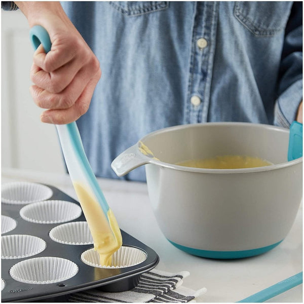 Squeeze And Pour Spatula - Wilton