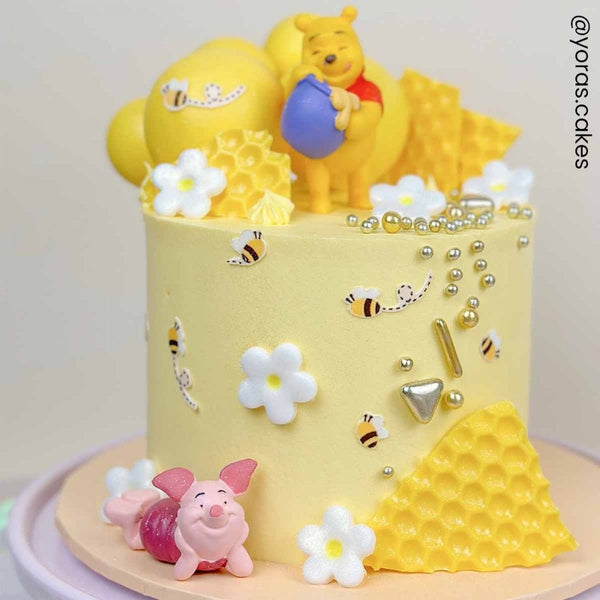 Winnie With Honey Pot - Winnie The Pooh Cake Figure