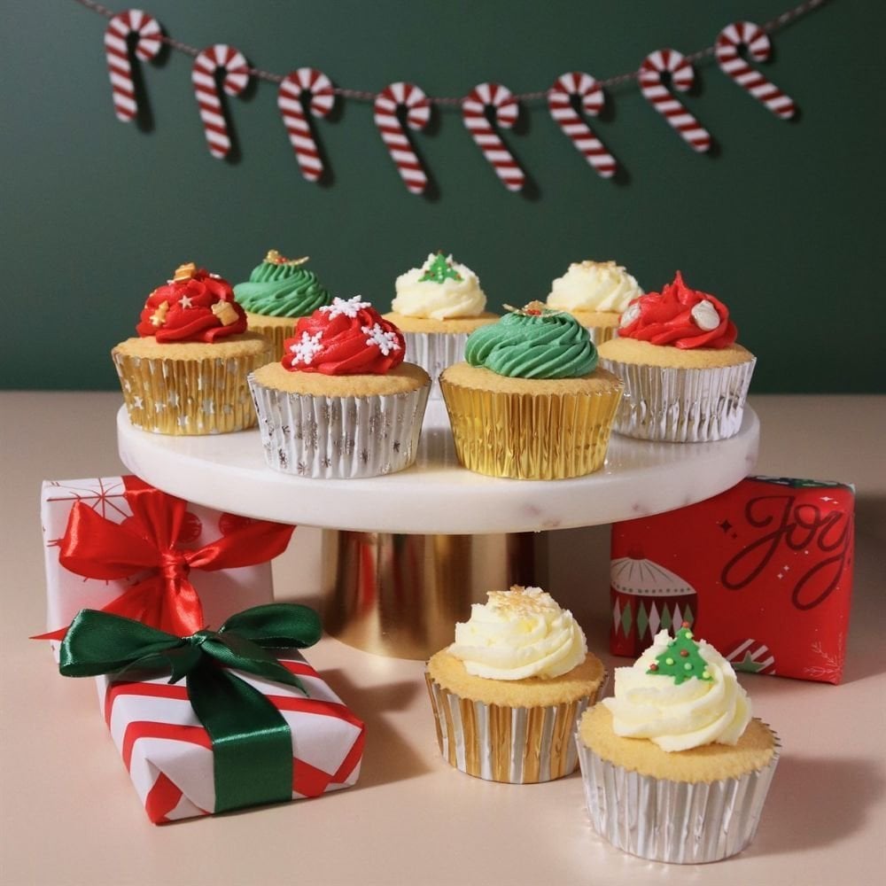 Metallic Gold & Silver Christmas Foil-lined Cupcake Cases x 100