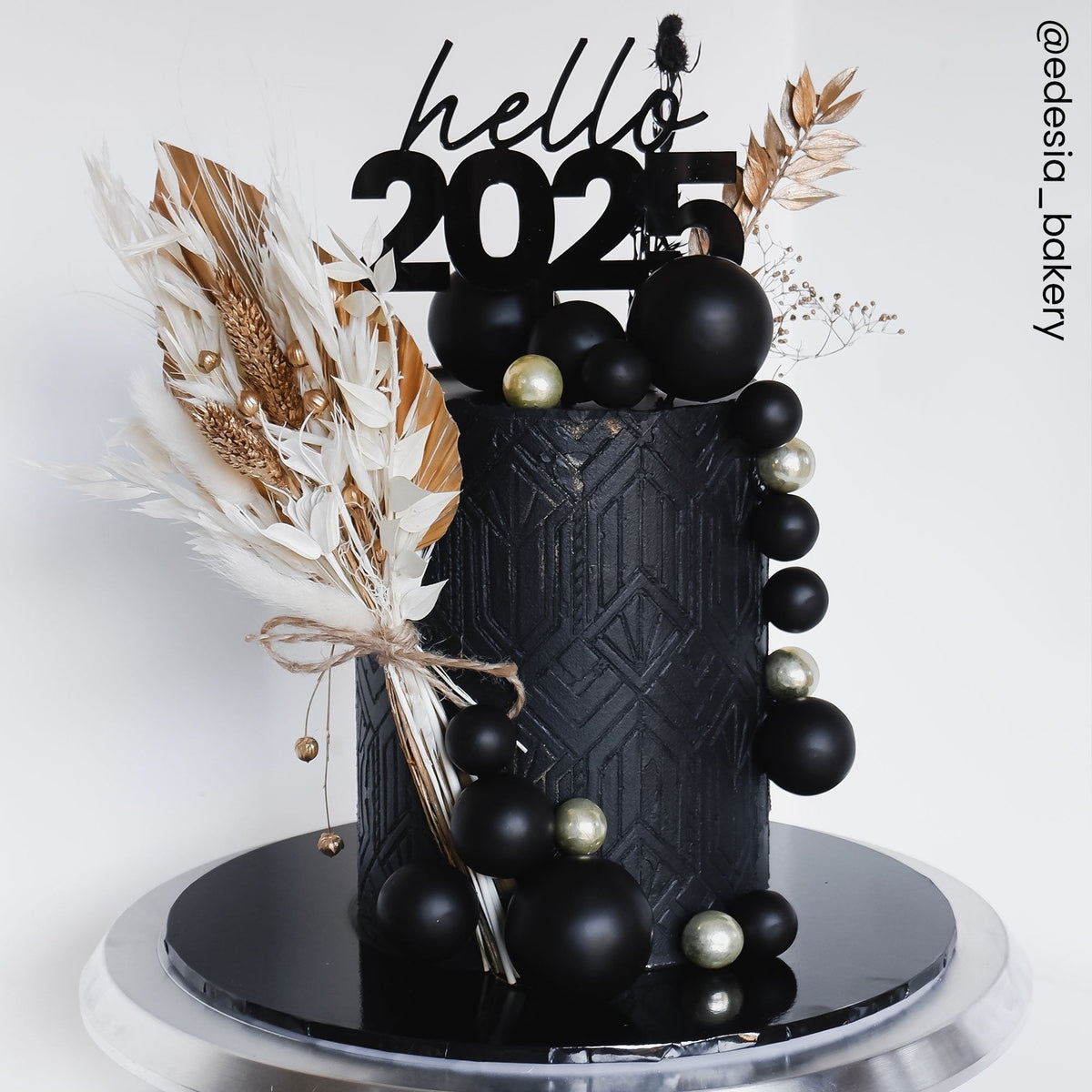 Black, White & Gold Deluxe Mixed Dried Flower Box