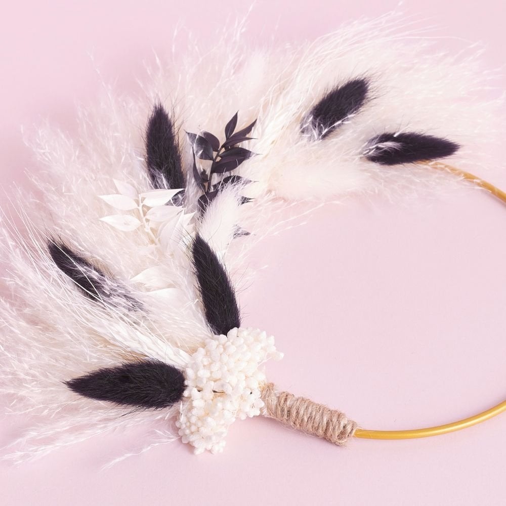 Black & White Dried Flower Ring 14cm (Without Stem)