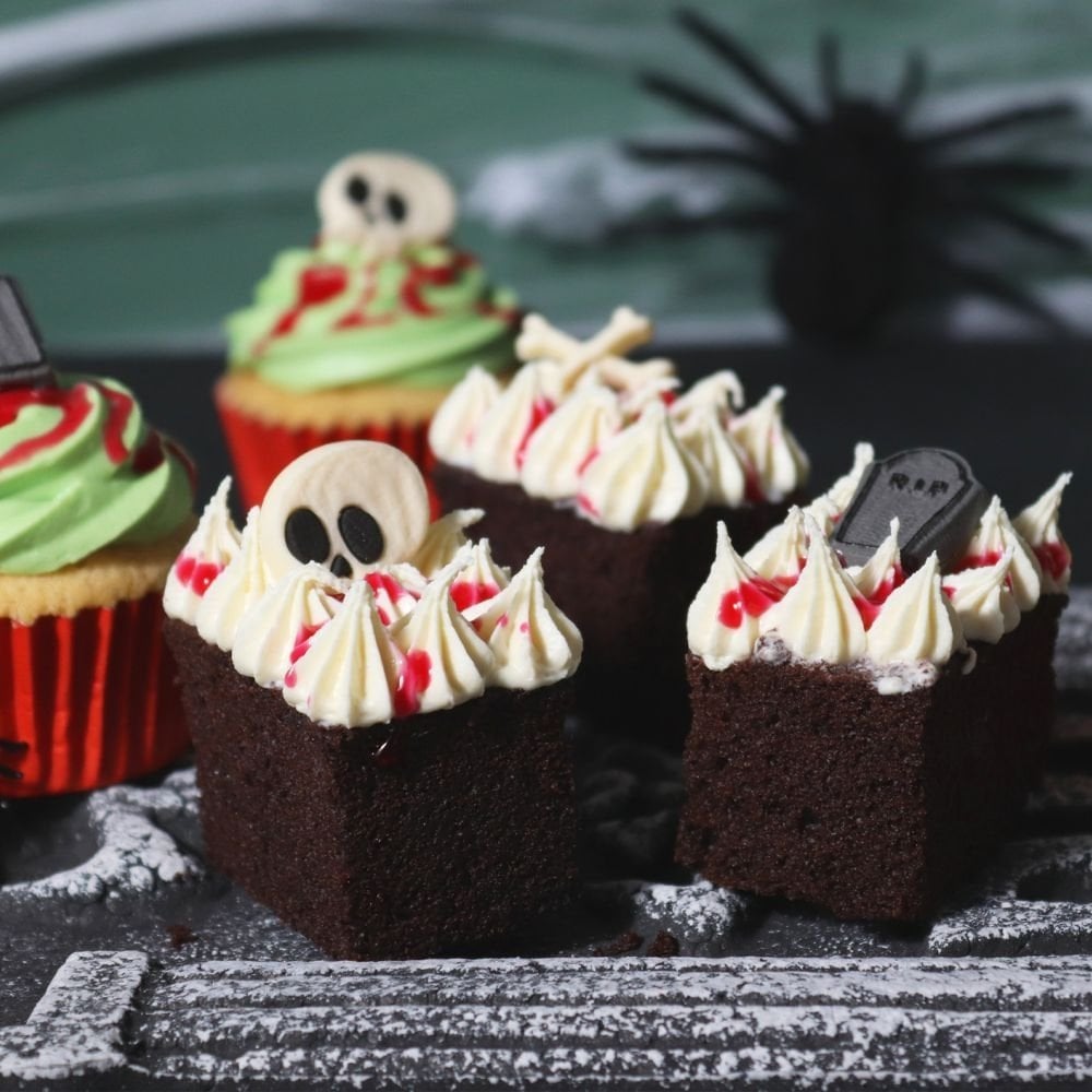 Grisly Graveyard Halloween Cupcake Decorating Kit